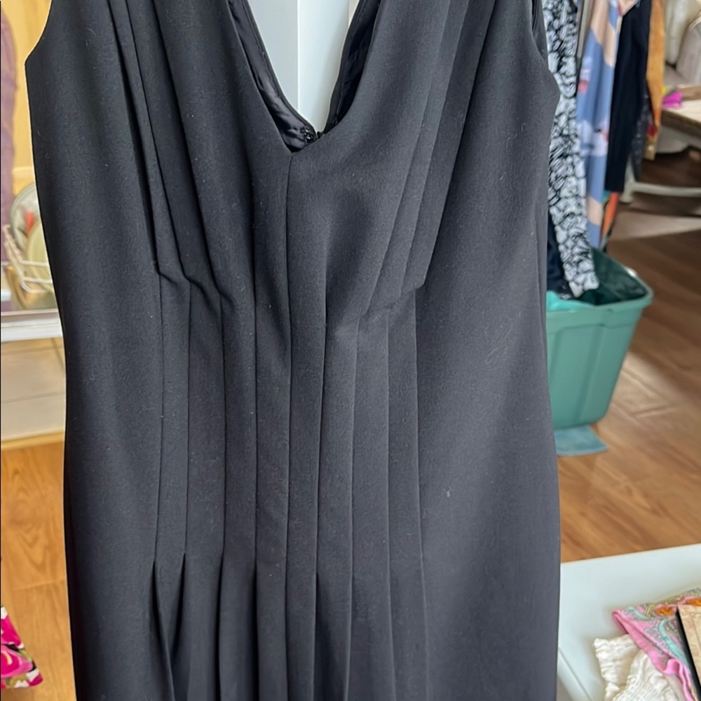 Calvin Klein Black Sleeveless V-Neck pleated cocktail dress Sz 6 Ptp 16- 16.5”